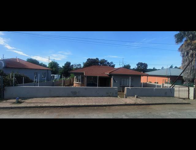 3 BEDROOM FREEHOLD FOR SALE IN LEWISHAM